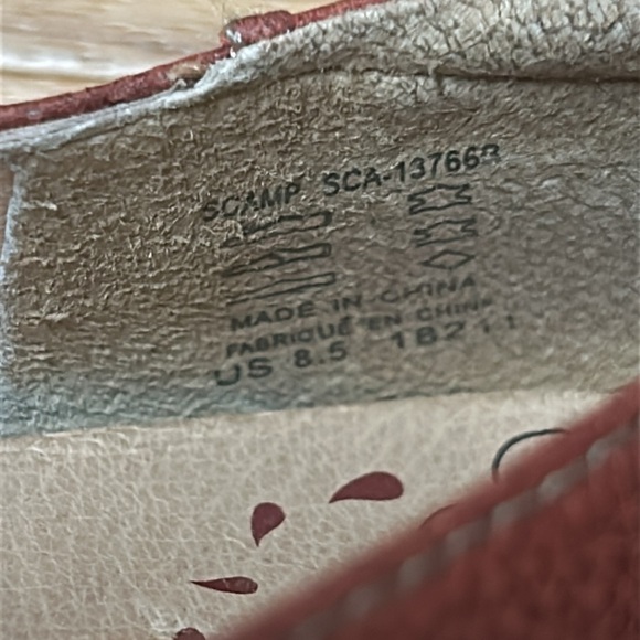 TAOS RED MARY JANE FLAT SZ 8.5 - Picture 9 of 9
